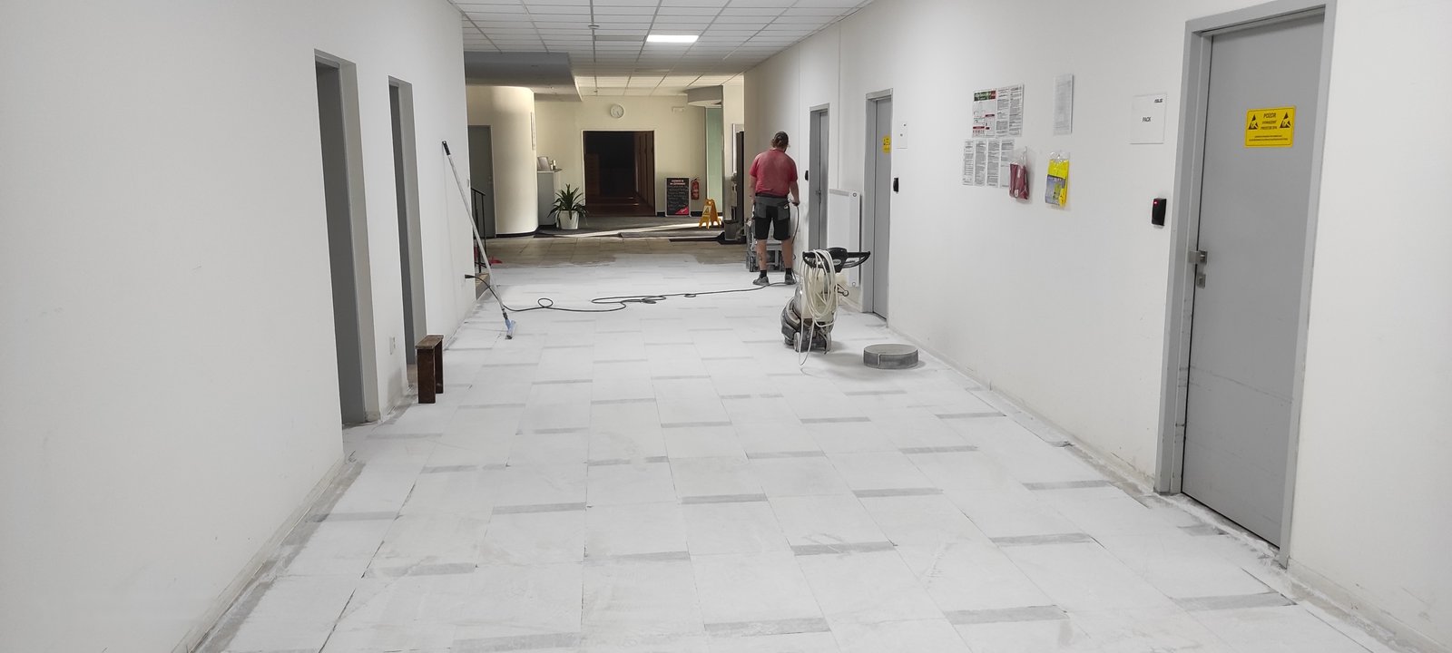 Realizace Krystal — renovace kamenné podlahy