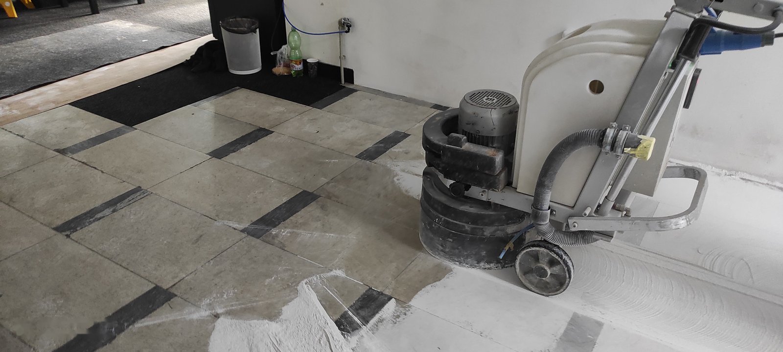 Realizace Krystal — renovace kamenné podlahy