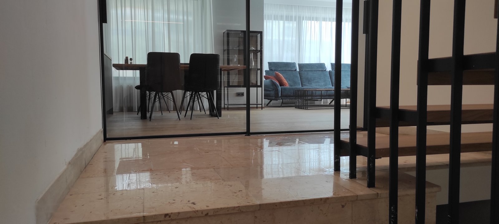 Realizace Krystal — renovace kamenné podlahy