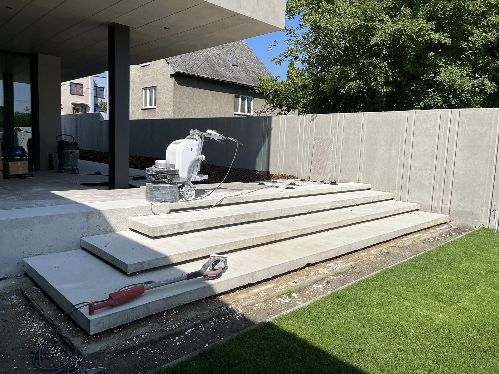 Realizace Krystal — renovace kamenné podlahy