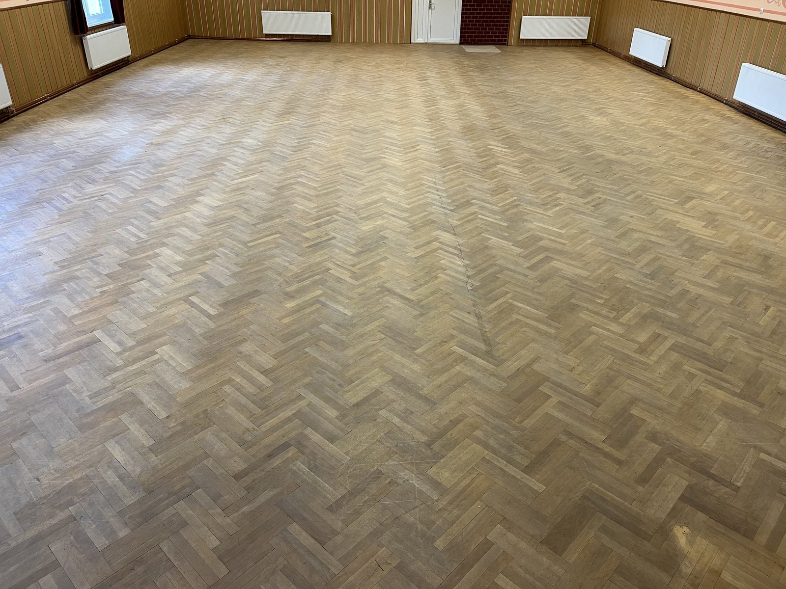 Realizace Krystal — renovace kamenné podlahy