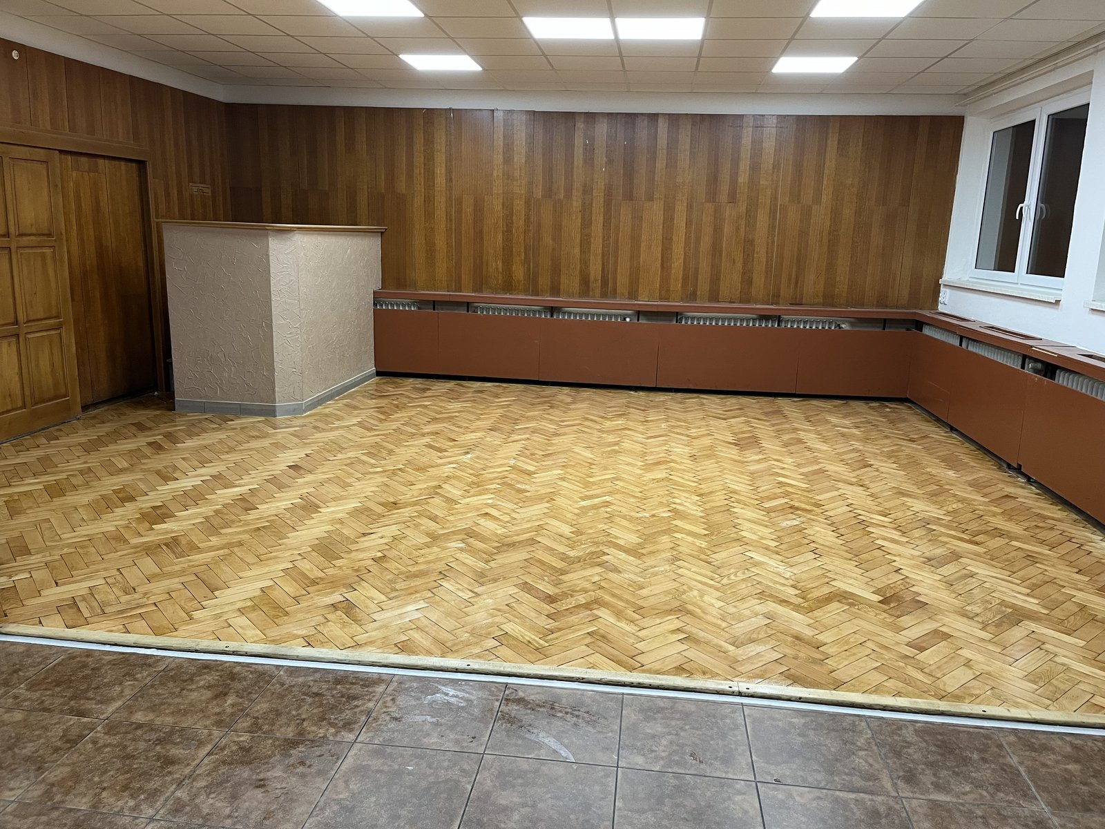 Realizace Krystal — renovace kamenné podlahy