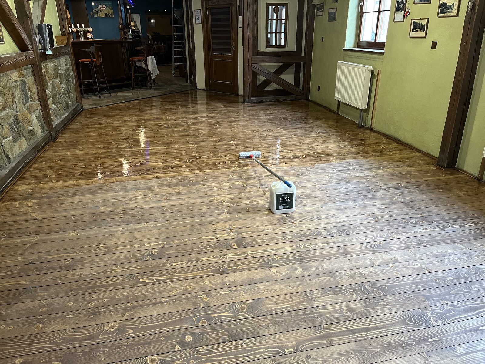 Realizace Krystal — renovace kamenné podlahy