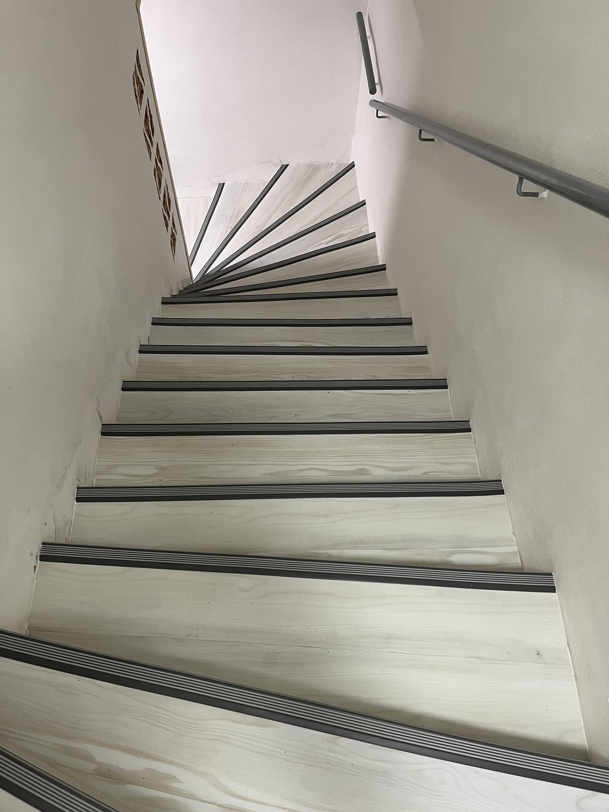 Realizace Krystal — renovace kamenné podlahy