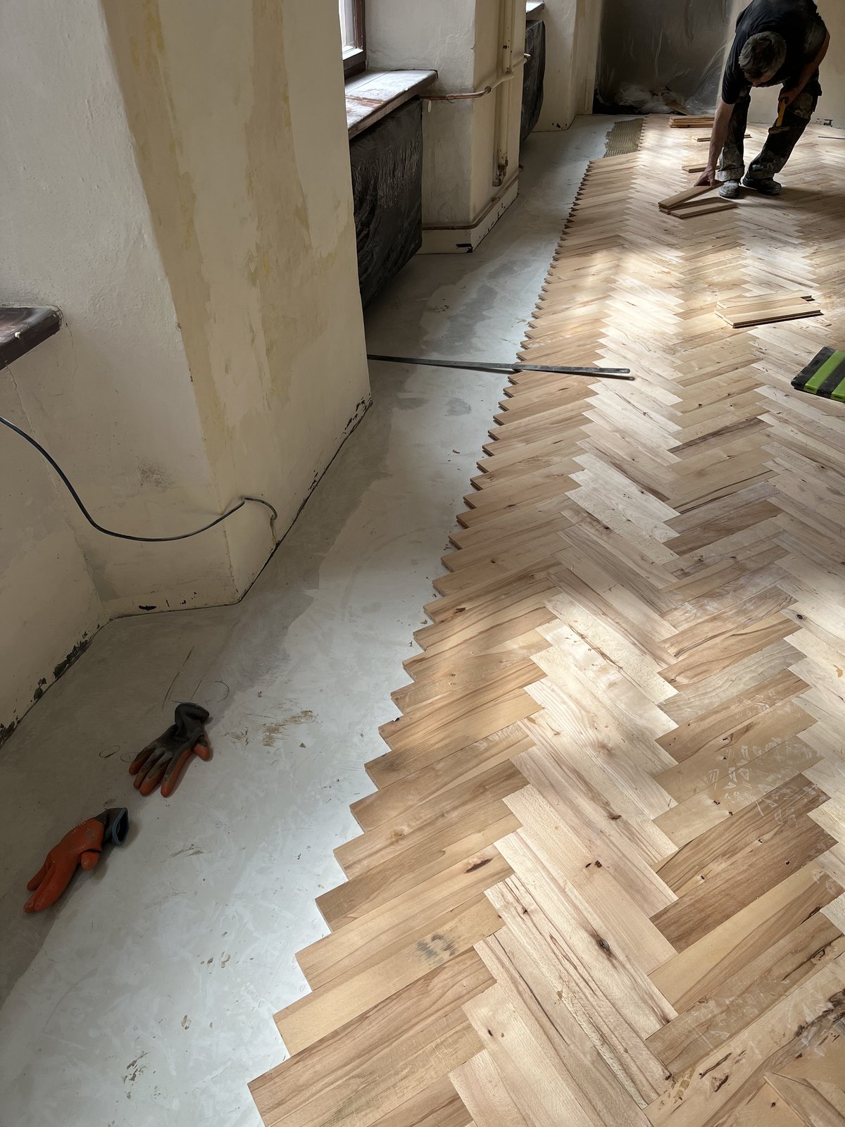 Realizace Krystal — renovace kamenné podlahy