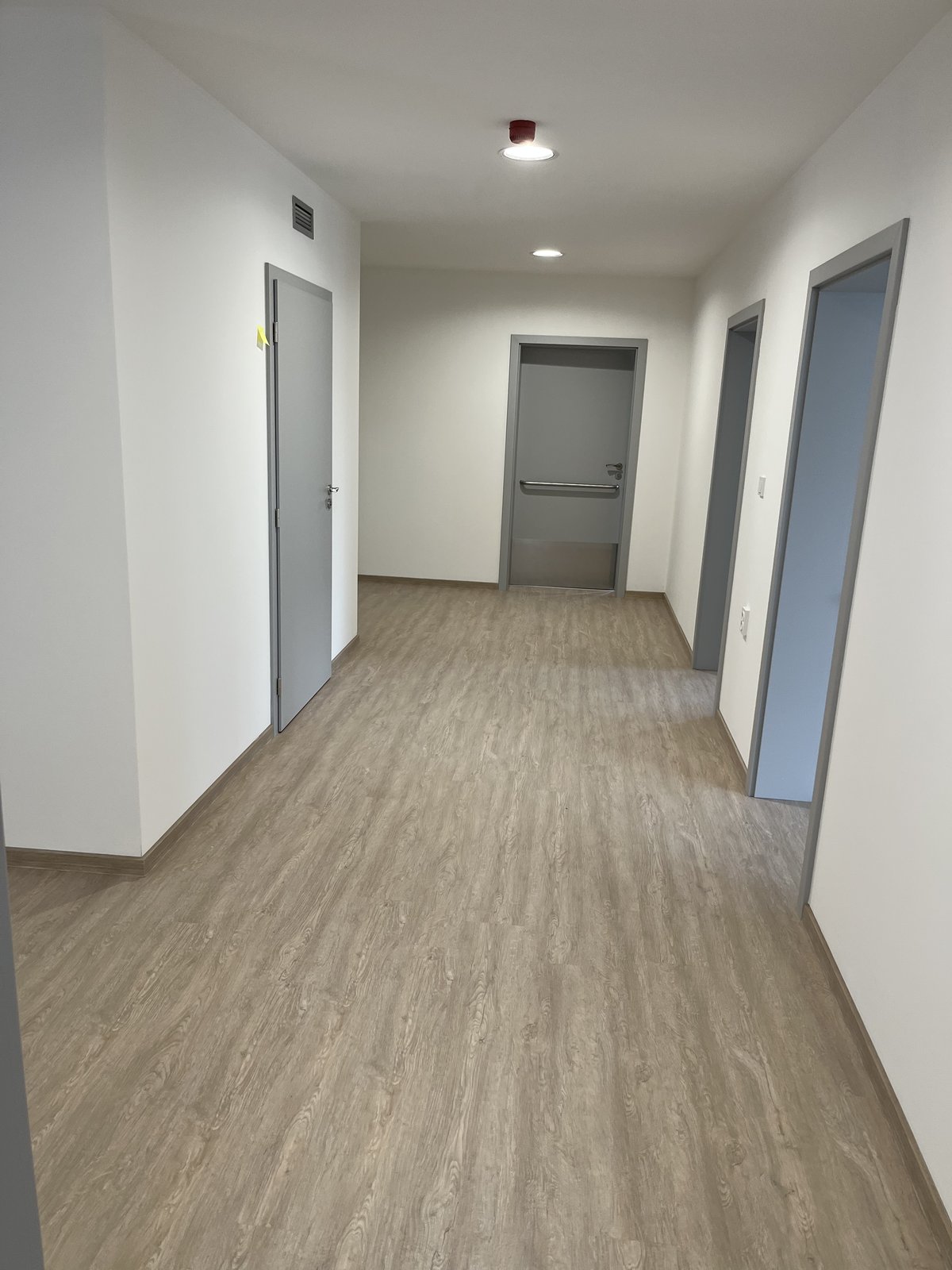 Realizace Krystal — renovace kamenné podlahy