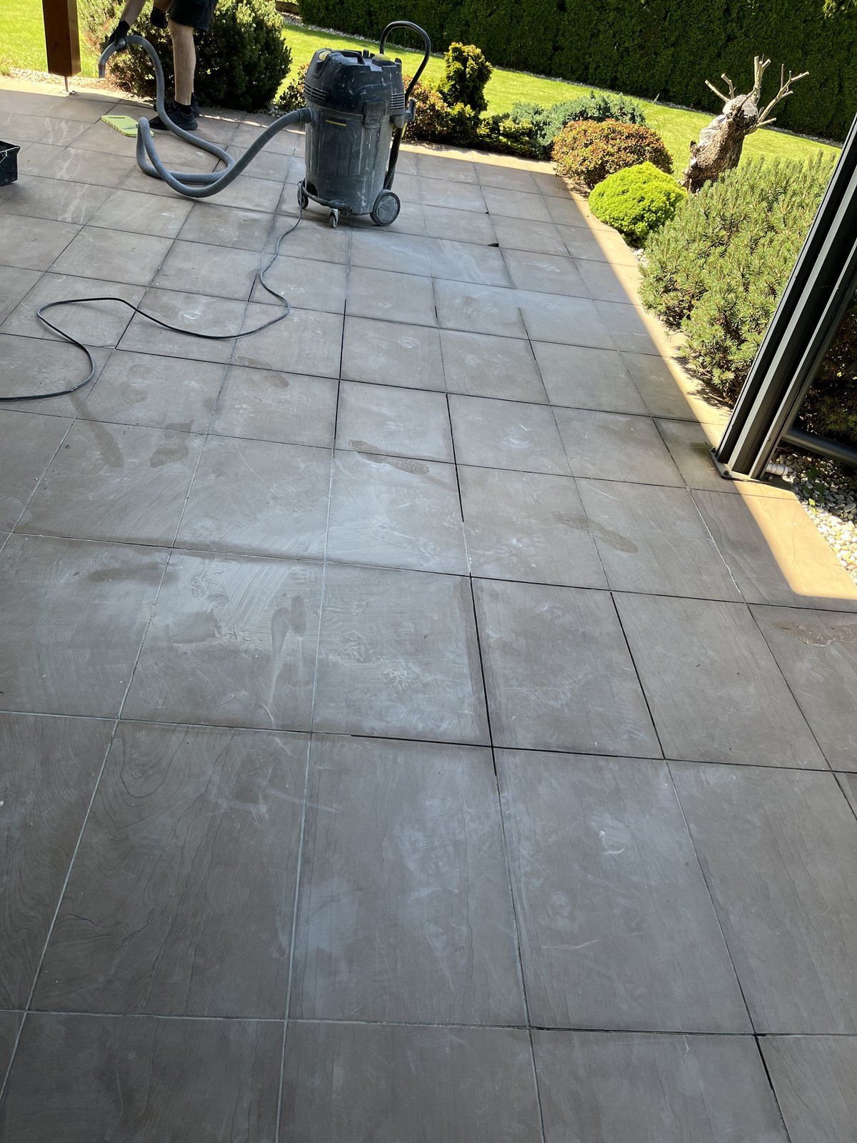 Realizace Krystal — renovace kamenné podlahy